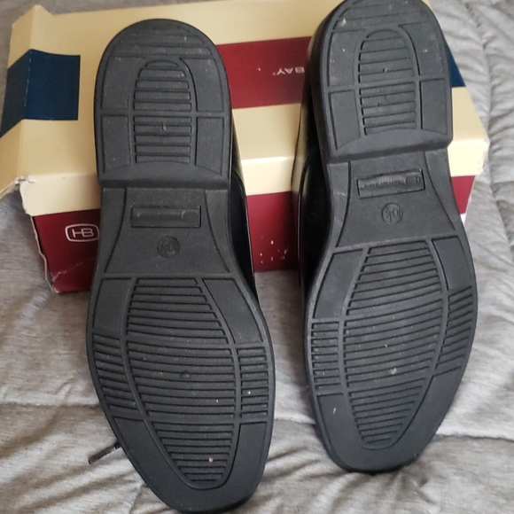 Hunter Bay Dress Shoes - Picture 8 of 8